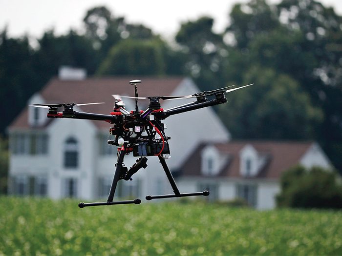 R8-16p36-38_3Tech_RR.indd